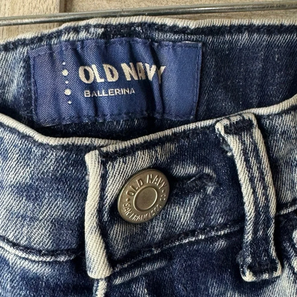 Old Navy Acid Wash Skinny Jeggins. Great Condition. Size 5